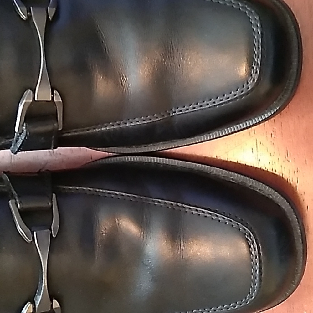 Shoes - Picture 3 of 9
